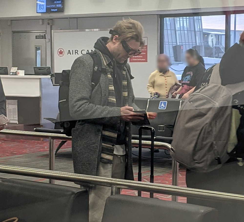 Boarding a flight using the Glyph wallet at the gate